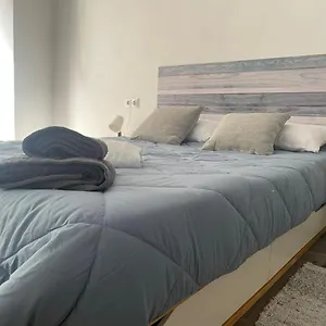 Piso En El Centro Del Vendrell. Entero. Apartamento